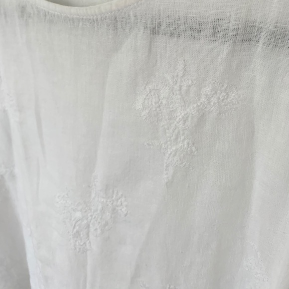 H&M white blouse w/embroidery - Picture 2 of 2